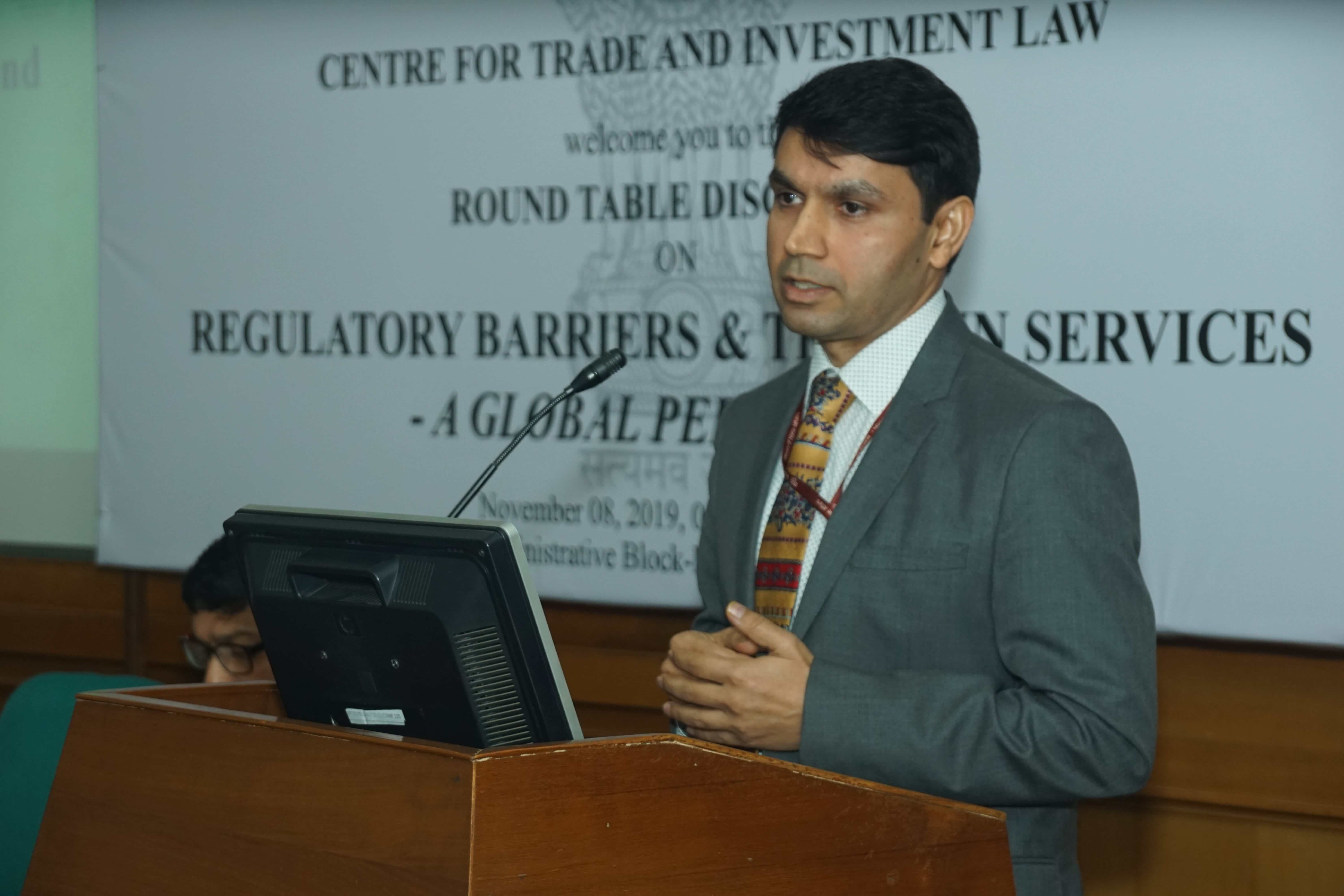 Mr. Darpan Jain, JS, DoC giving opening remarks on the discussion on Regulatory Barriers and Trade in Services